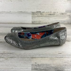 BOBS by Skechers Grey Suede Metallic Shoes 8.5